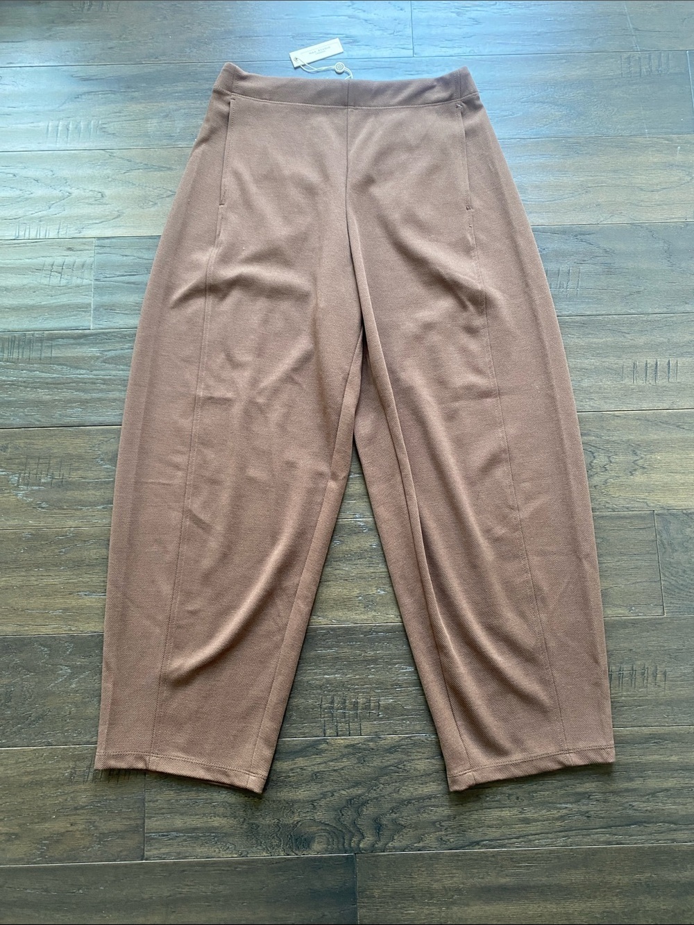 Max Studio Cropped Knit Pants with Elastic Waist Womens Sz Small Brown
